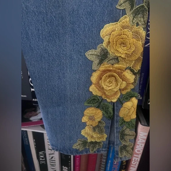 Vintage Levi's Blue Jeans with Yellow Floral Embroidery - Picture 6 of 12